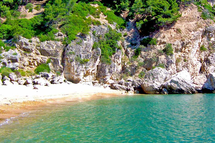 porto greco pugnochiuso gargano