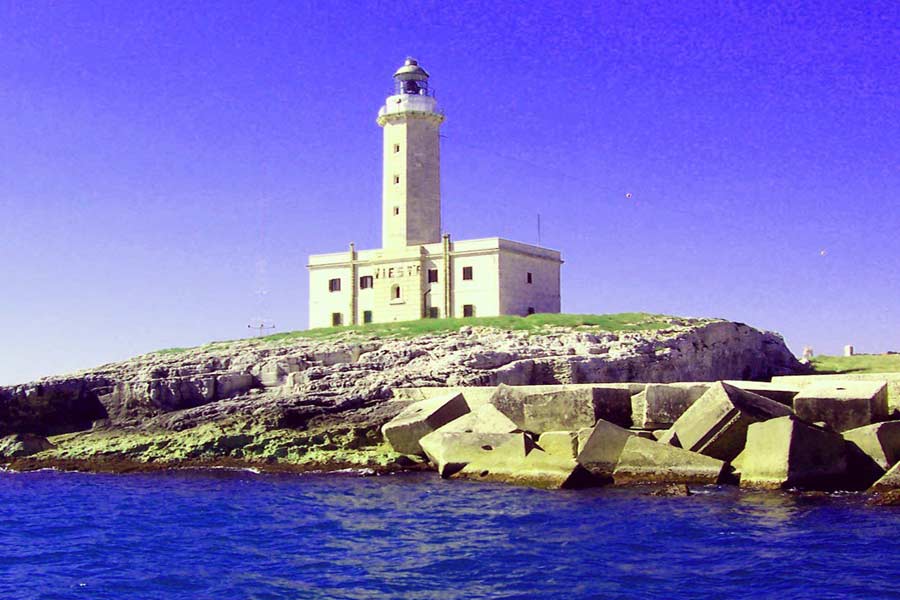 lighthouse vieste