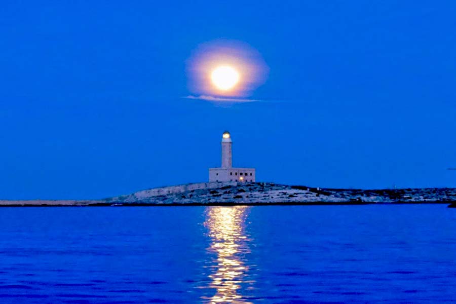 faro vieste luna